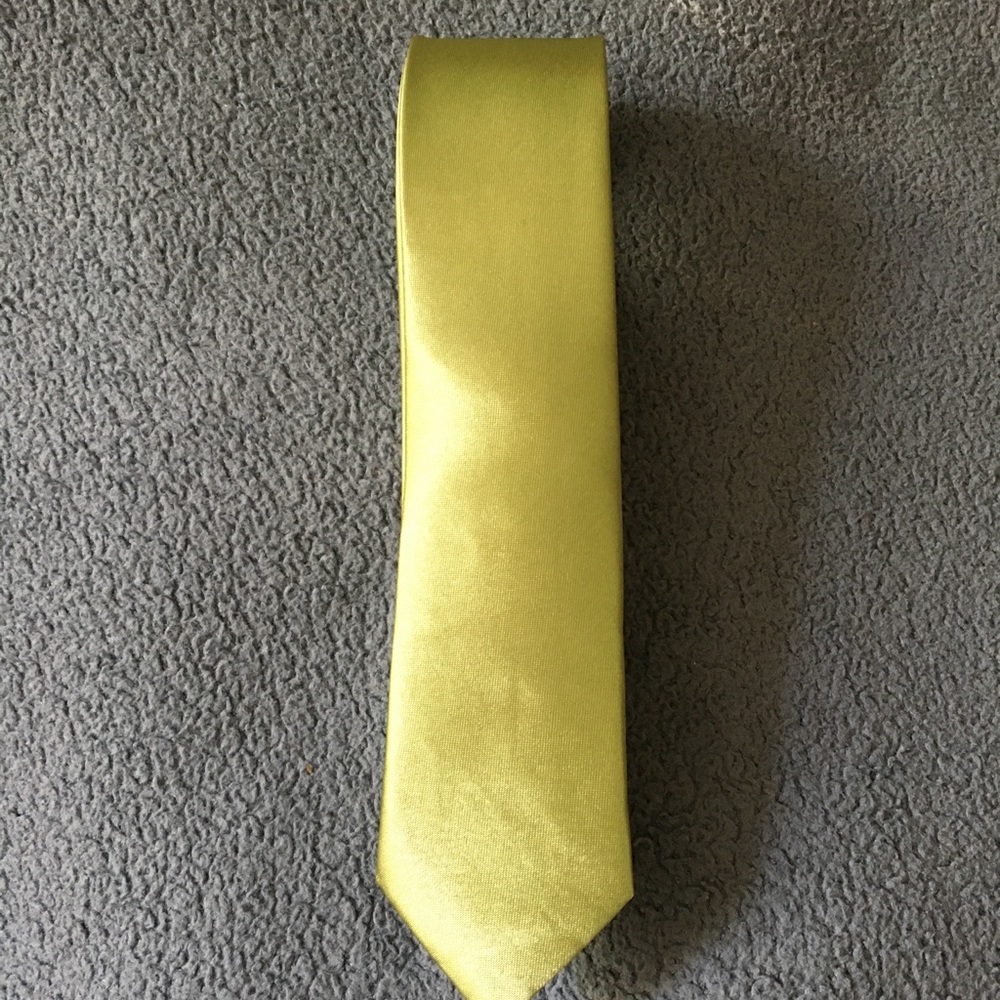 Gold Men’s Skinny Tie